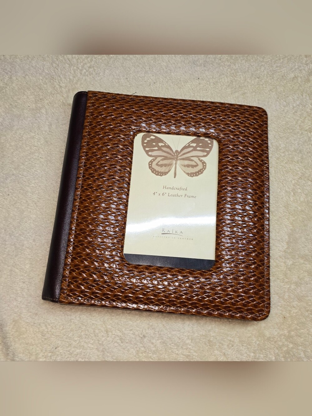 Raika Artistry In Leather Handcrafted 4" x 6" Leather Frame Photo Album